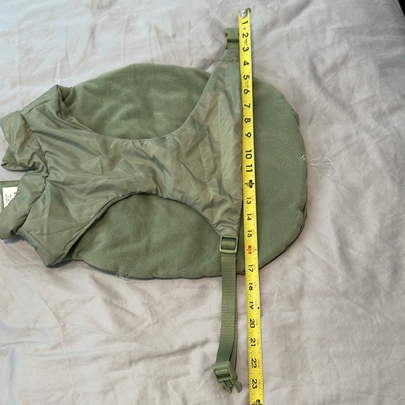 NWOT Boots & Barkley Dog Puffer Jacket with Buckle Green Size M. - Picture 8 of 10